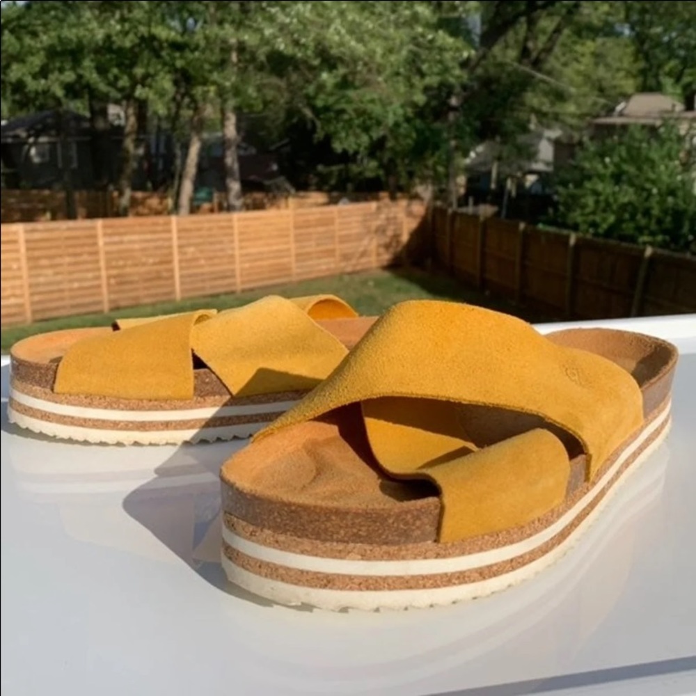 Yokomo Leather Mustard Yellow Slip On Sandals size 8
